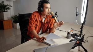 Discover the Customer Experience Podcasts Missing from Your Playlist - header